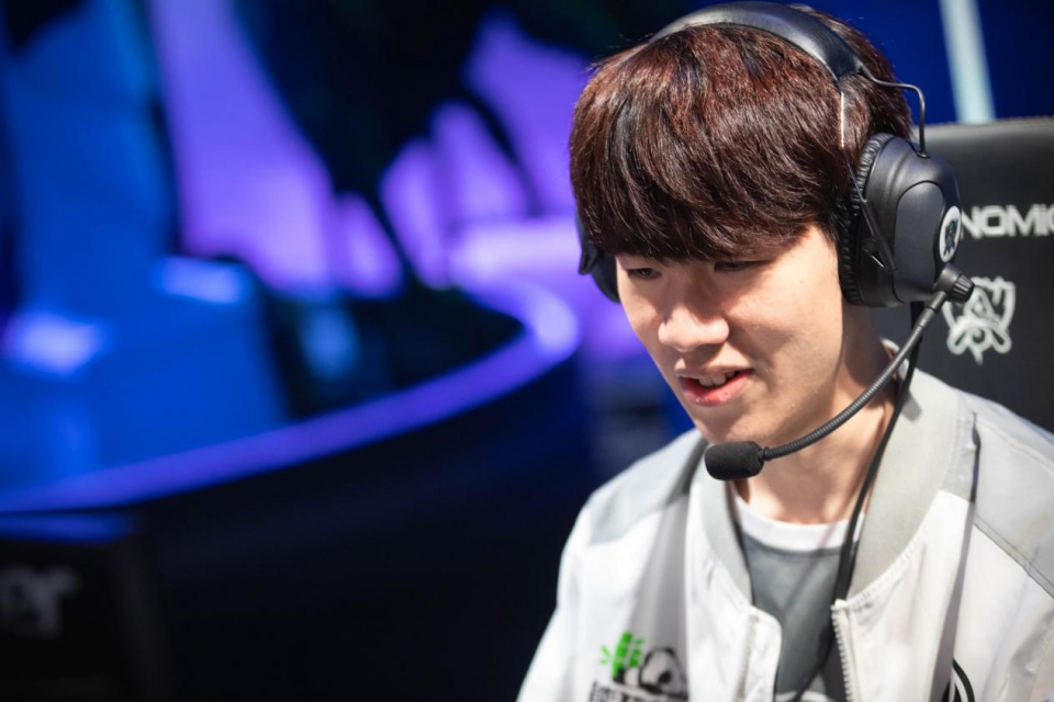 WBG赛后群访 Light：今天队伍发挥挺正常的，但也没什么好开心的